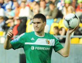 Селин присоединился к Ворскле Защитник сборной Украины приступает к тренировкам в клубе. 