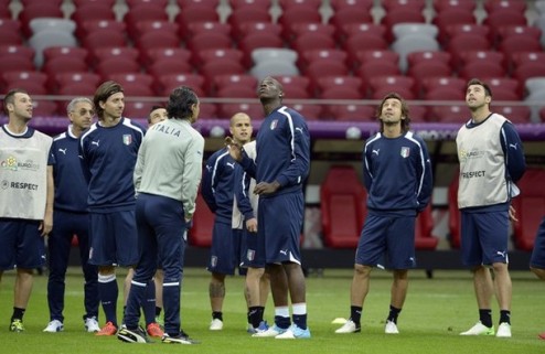 Германия — Италия. Превью Сегодня мы узнаем, кто рискнет выйти на бой против Красной Фурии в финале Евро-2012.