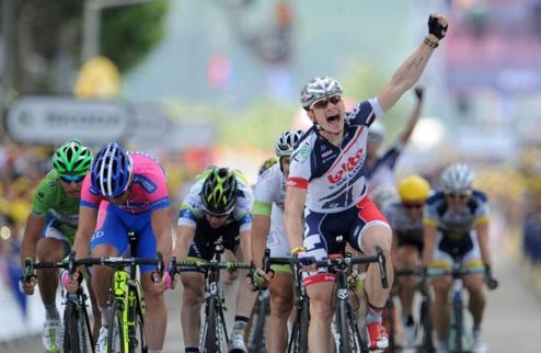 Тур де Франс. Грайпель сделал свое дело  Немецкий спринтер Андре Грайпель (Lotto-Belisol) выиграл четвертый этап Тур де Франс, обыграв на финише Алессан...