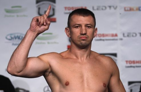 Адамек не планирует боксировать против Кличко Томаш Адамек (46-2, 28 КО) считает, что он еще не готов для битвы с Владимиром Кличко (58-3, 51 КО).