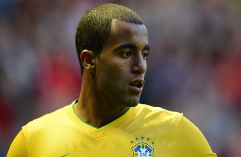 Лукас не перейдет в МЮ Агент талантливого бразильца заявил, что переход в Манчестер Юнайтед невозможен.
