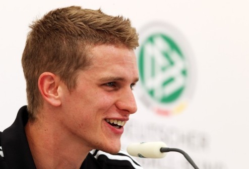 Ларс Бендер останется в Байере Полузащитник сборной Германии подписал с клубом новый контракт.