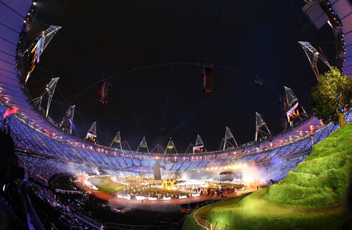 Олимпиада началась красочным шоу В ночь с пятницы на субботу в Лондоне состоялась церемония открытия летних Олимпийских игр 2012 года.