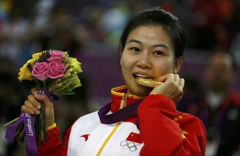 Пулевая стрельба. Первое золото достается Китаю Китаянка Силин Йи выиграла индивидуальное первенство среди женщин по стрельбе из пневматической винтовки...