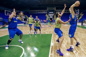 Сборная Украины: минус Попов, плюс четверка молодых Национальная команда продолжает подготовку к отбору на Евробаскет-2013. 