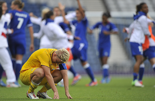 Женская сборная Франции по футболу вышла в полуфинал Француженки одолели шведок и вышли в полуфинал женского олимпийского турнира по футболу.