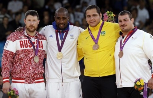 Дзюдо. Француз берет золото Определились медалисты среди дзюдоистов в категории свыше 100 килограммов.