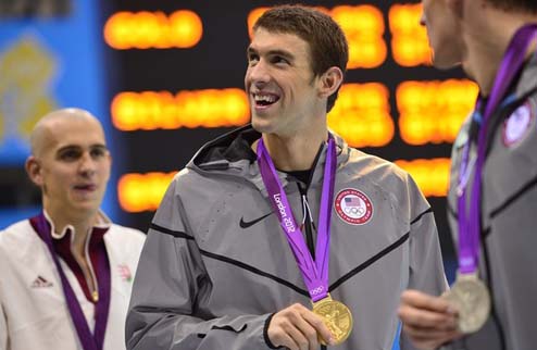 Фелпс берет еще одну золотую медаль Легендарный пловец Майкл Фелпс продолжает собирать медали Олимпийских игр в Лондоне.