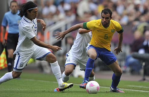 Бразилия не без труда прошла в полуфинал Гондурас создал немалые проблемы Бразилии, но класс взял верх.