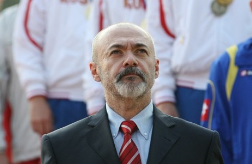 Главный тренер сборной России по стрельбе подает в отставку Игорь Золотарев собирается покинуть занимаемый им пост.