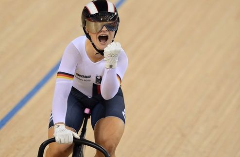 Дважды счастливая Три года назад Кристина Фогель была на грани жизни и смерти. Сегодня немецкая велосипедистка поборется за свою вторую медаль на Олимпи...