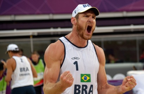 Пляжный волейбол. Успех бразильцев и американок Сегодня состоятся полуфинальные матчи как у мужчин, так и у женщин.