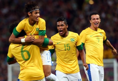 Неймар: "Нам повезет, если Дос Сантос не сыграет" Форвард сборной Бразилии раз потере в составе соперника по финалу Олимпиады.