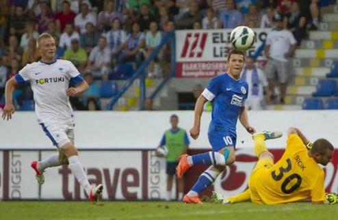 Днепр упустил победу в Чехии Пенальти на последних минутах позволил Словану избежать поражения. 
