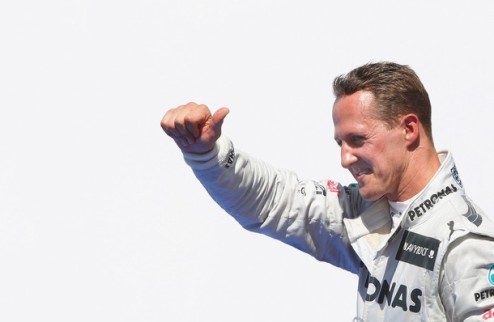 Формула-1. Шумахер готовится к своей гонке № 300 В следующие выходные лучший пилот в истории Формулы-1 проведет свой трехсотый Гран-при в кокпите болида...