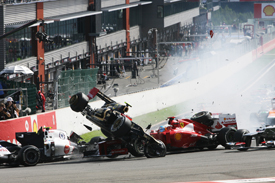 Формула-1. Грожан: "Главное, что все здоровы" Виновник серьезной аварии на старте Гран-при Бельгии поделился своим впечатлением от случившегося.