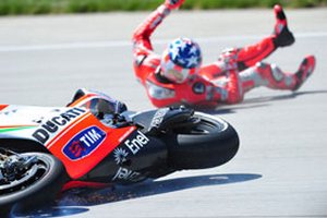 MotoGP. Поездка Хэйдена в Мизано — под вопросом Дукати пока еще не решила судьбу не до конца восстановившегося Никки Хэйдена.