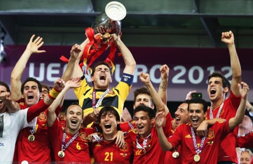 УЕФА рассчитается с клубами за Евро-2012 575 клубов получат деньги за участие принадлежащих им игроков в отборочном турнире и финальной части чемпионата...