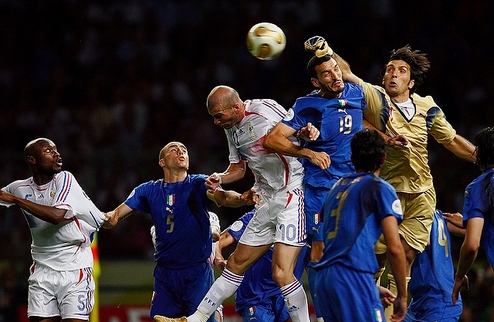 Италия сыграет товарищеский матч с Францией Давние соперники встретятся в ноябре на Эннио Тардини.