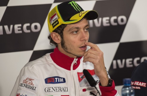 MotoGP. Росси: "Мне стыдно" Валентино признал, что серьезно ошибся на старте гонки.