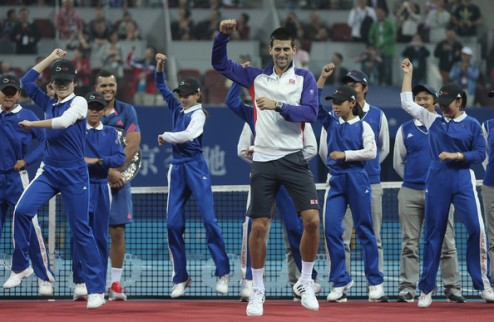 Джокович: "Попробую выиграть в Пекине и через год" Новак Джокович поделился впечатлениями от победы на китайском турнире.