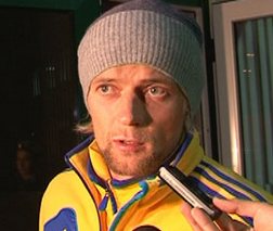 Тимощук: "Мяч упорно не желал залетать в чужие ворота" Капитан украинской сборной обещает, что команда реабилитируется в матче с черногорцами. 