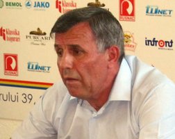 Карас: " Мы меньше думали о качестве игры" После матча с Украиной наставник молдавской сборной не скрывал, что очень доволен ничейным итогом. 