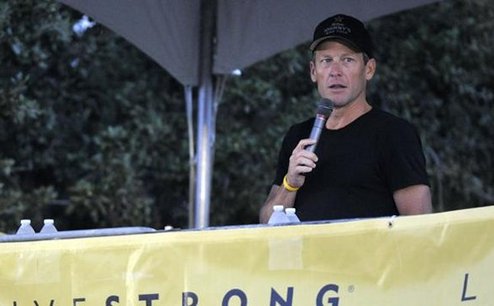 Армстронг самоустранился из Livestrong Лэнс покинул свое детище в свете последних событий.