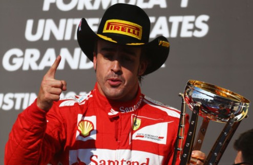 Формула-1. Алонсо: "Для меня подуим, как победа" Испанец рад, что потерял только три очка в чемпионской гонке.