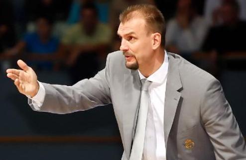 Каха Лабораль назначила нового главного тренера Команду из Басконии возглавил хорватский специалист Жан Табак.
