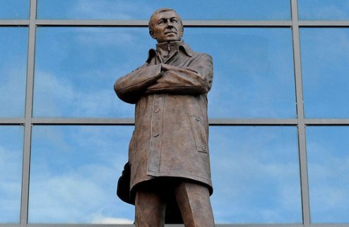 МЮ установил памятник Фергюсону Юнайтед увековечил собственного менеджера при жизни и работе в клубе.