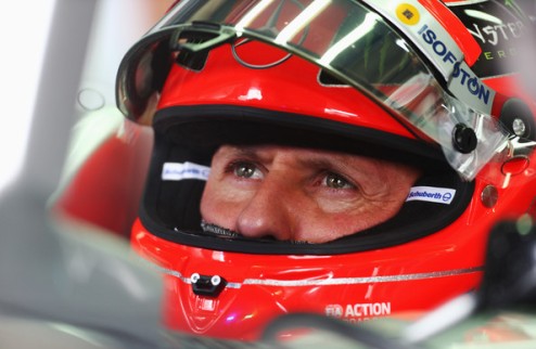Формула-1. Шумахер сосредоточен на гонке, а не на завершении карьеры Немец, как обычно, весь в работе.