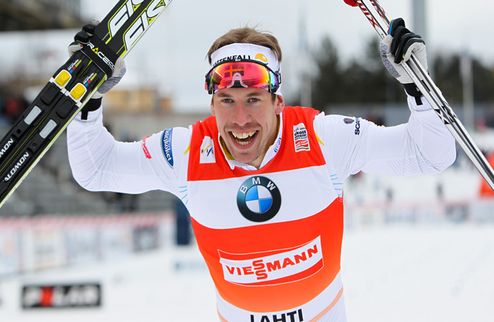 Лыжные гонки. Йонсон: "Долгий перелет в Канаду не волнует меня" Шведский лыжник Эмиль Йонсон утверждает, что ему нравится летать самолетами. 