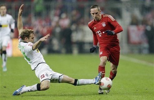 Рибери дисквалифицирован на два матча Кубка Германии Француз понес наказание за удаление в матче с Аугсбургом.