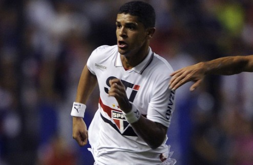 Денилсон: карьера в Арсенале под сомнением Бразильский хавбек защищает цвета Сан-Паулу.