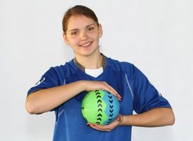 Гандбол. Карпаты подписали линейную Первым новичком действующего чемпиона в 2013 году стала Анна Лезинская.