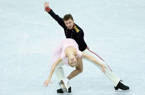 Фигурное катание. ЧЕ. Россияне доминируют в коротком танце В Загребе стартовал чемпионат Европы по фигурному катанию.