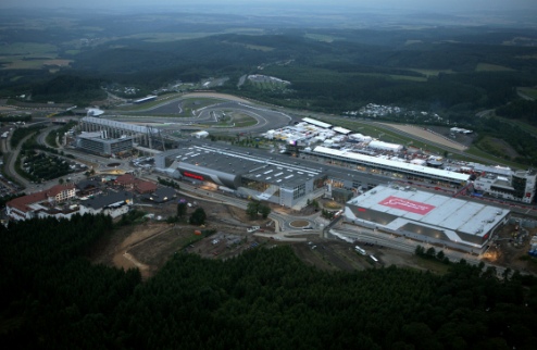 Формула-1. Экклстоун борется за гонку в Нюрбургринге Германия может заполучить два этапа в календаре нового сезона Королевских гонок.