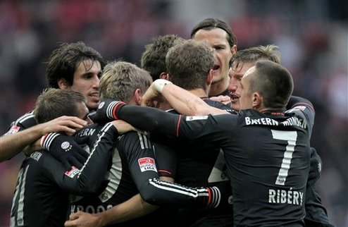 Легкость Баварии, проблемы Шальке, успех Айнтрахта Разными вышли матчи грандов немецкого футбола в 20 туре Бундеслиги.