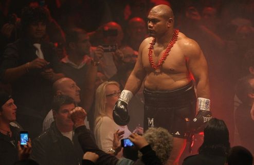 Туа может встретиться с новозеландским боксером-регбистом Дэвид Туа подбирает соперника для возвращения.