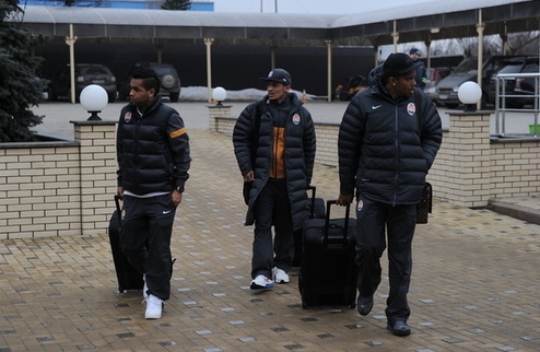 Луческу взял в Турцию 26 футболистов Сегодня делегация донецкого Шахтера отправилась в Анталью. 