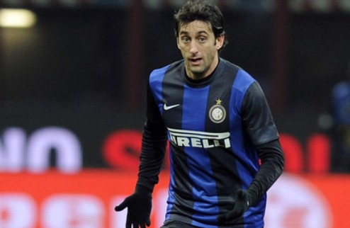 Интер не будет искать замену Милито Аргентинский форвард выбыл до конца сезона из-за травмы колена.