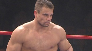 Бойцов победил Куртагича Денис Бойцов нежданно-негаданно провел бой с Самиром Куртагичем.