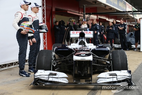 Формула-1. Команда Уильямс представила свой болид Британская конюшня последней представила новый автомобиль перед стартом сезона.