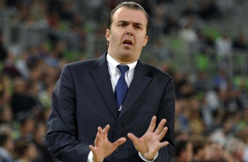 Фенербахче отправил Пьяниджани в отставку Итальянский специалист, наконец, был уволен с поста главного тренера турецкого гранда.