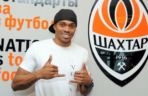 Шахтер заявил Майкона Вторую половину сезона бразилец проведет в Донецке. 