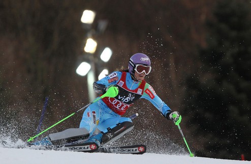 Горные лыжи. Победа Мазе в слаломе Словенская горнолыжницы Тина Мазе одержала победу на этапе Кубка мира в Германии.