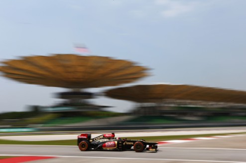 Формула-1. Райкконен: "Это был очень хороший день" Лидер чемпионата прокомментировал пятничные практики на Гран-при Малайзии.