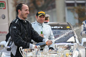 Леб будет помогать Кубице Девятикратный чемпион мира Себастьен Лёб поможет Роберту Кубице освоиться на гравии во время дебюта поляка в WRC на Ралли Порт...