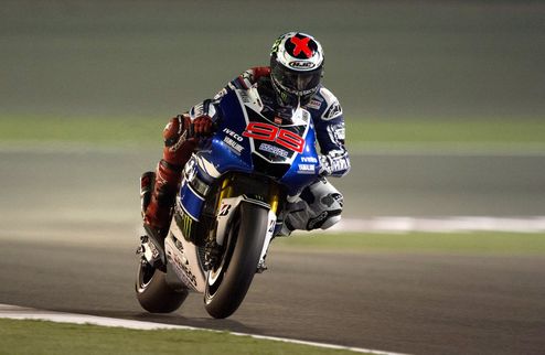 MotoGP. Гран-при Катара. Лоренсо выигрывает первую практику Хорхе Лоренсо показал быстрейшее время в первой официальной сессии нового сезона.